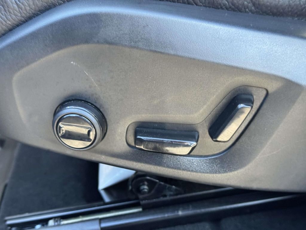 Certified 2023 Volvo XC60 B5 Plus image 17