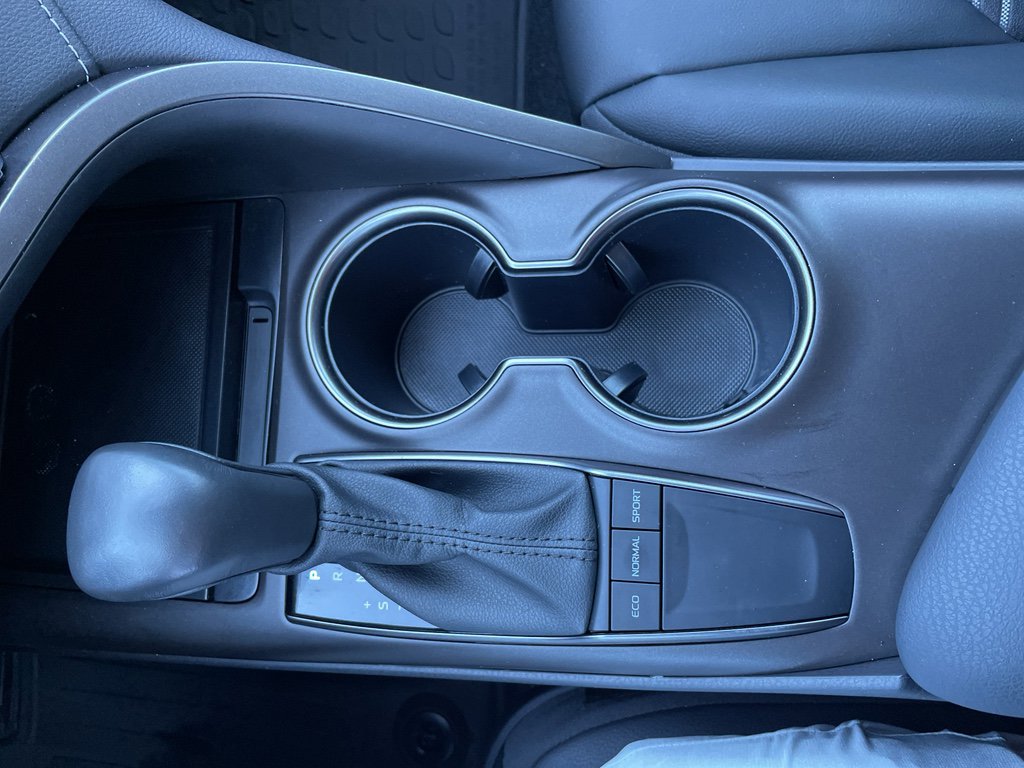 Used 2024 Toyota Camry SE image 16