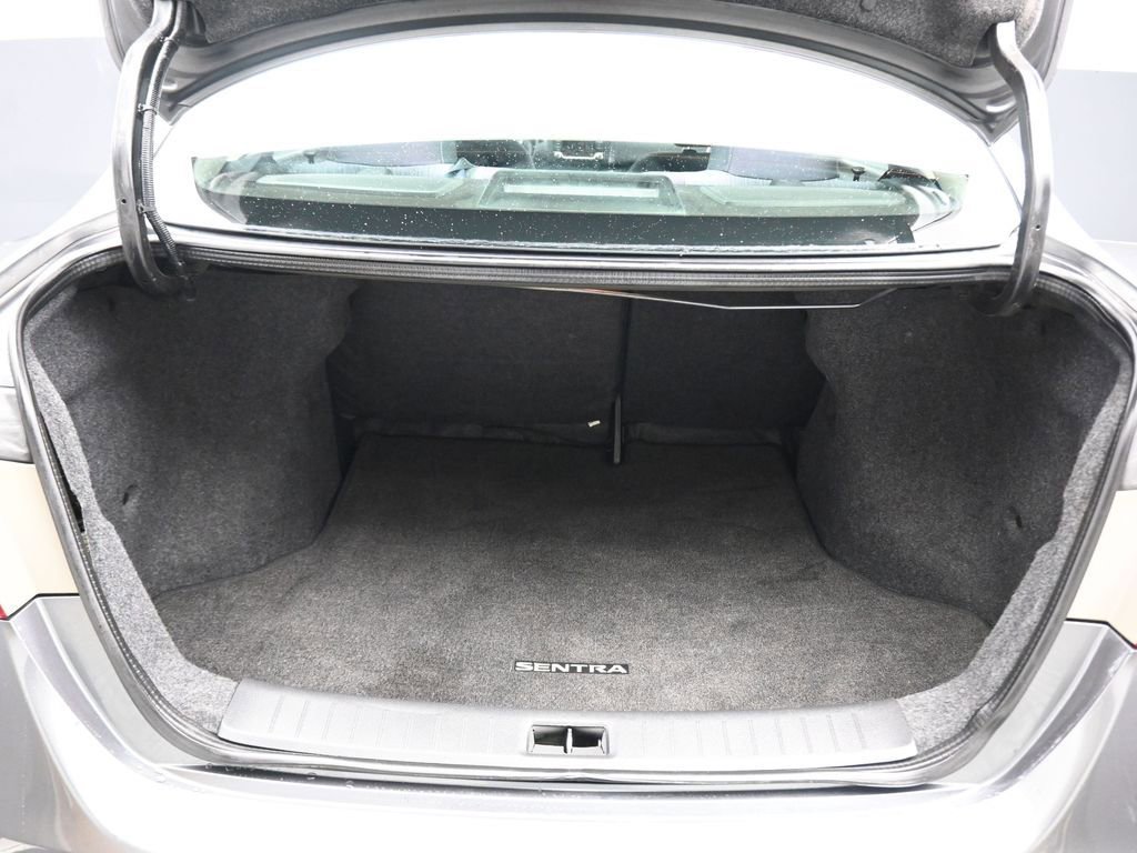 Used 2015 Nissan Sentra SV FWD image 41