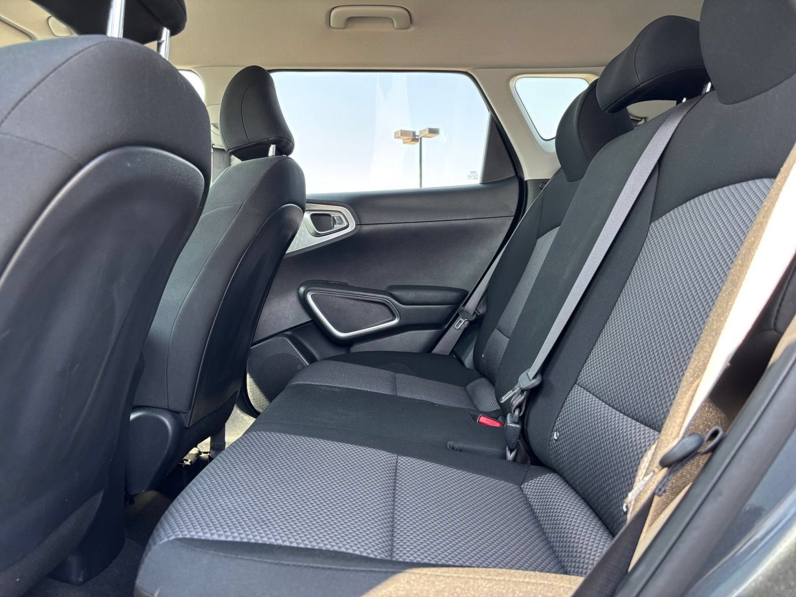 Used 2025 Kia Soul LX w/ LX Technology Package FWD image 19
