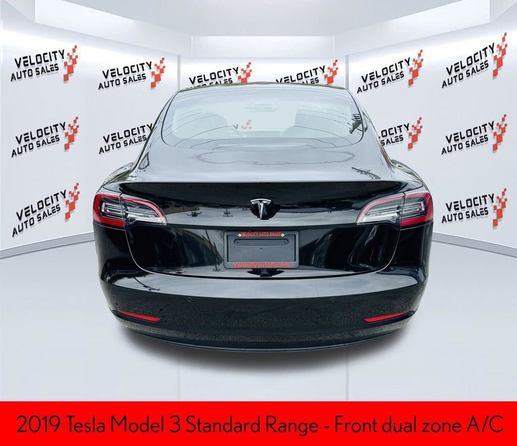 Used 2019 Tesla Model 3 Standard Range image 4