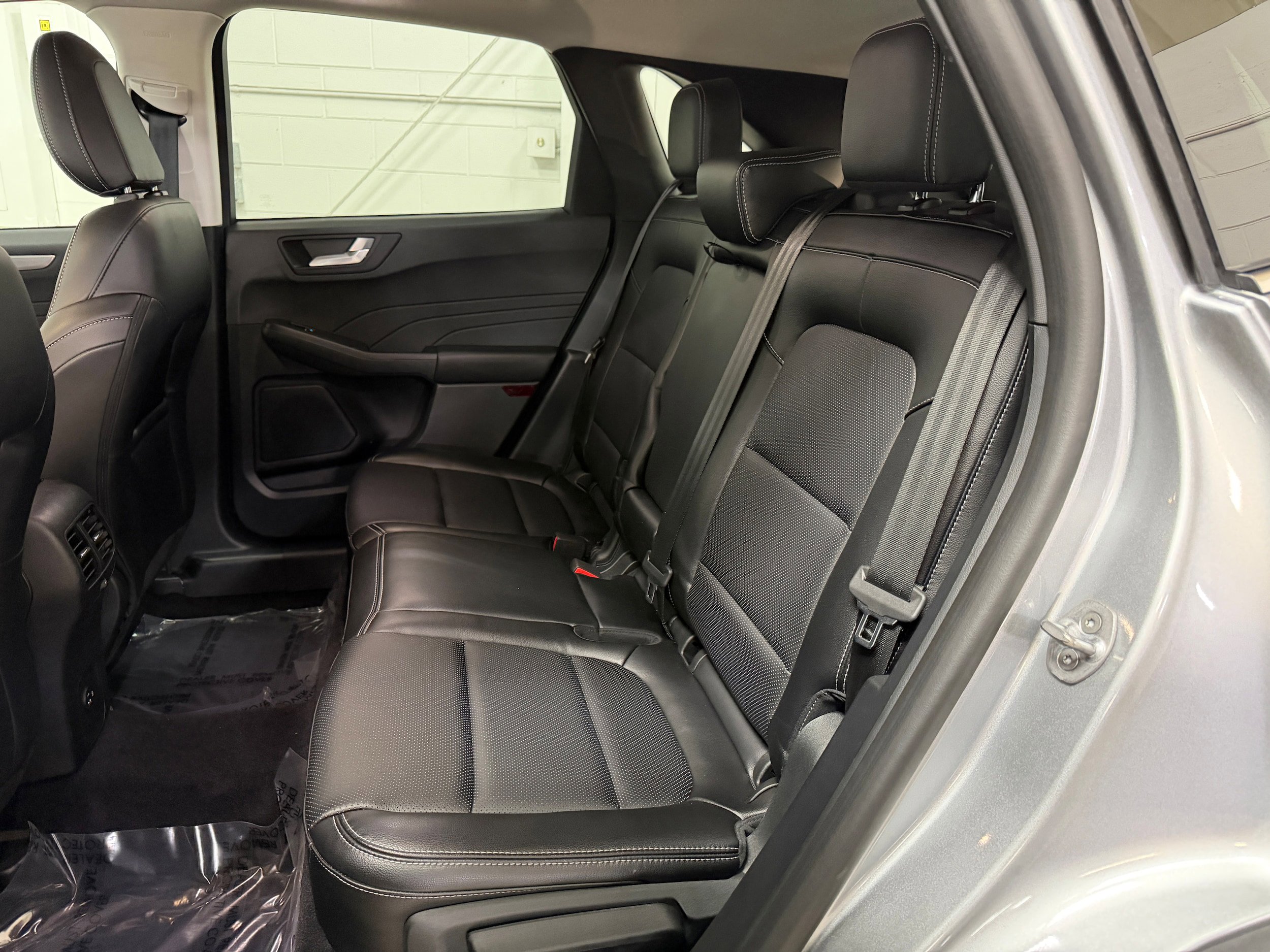 Certified 2022 Ford Escape Titanium AWD/4WD image 11