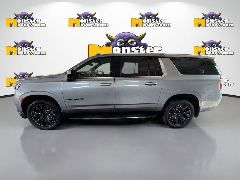Used 2024 Chevrolet Suburban LT w/ Max Trailering Package AWD/4WD image 7