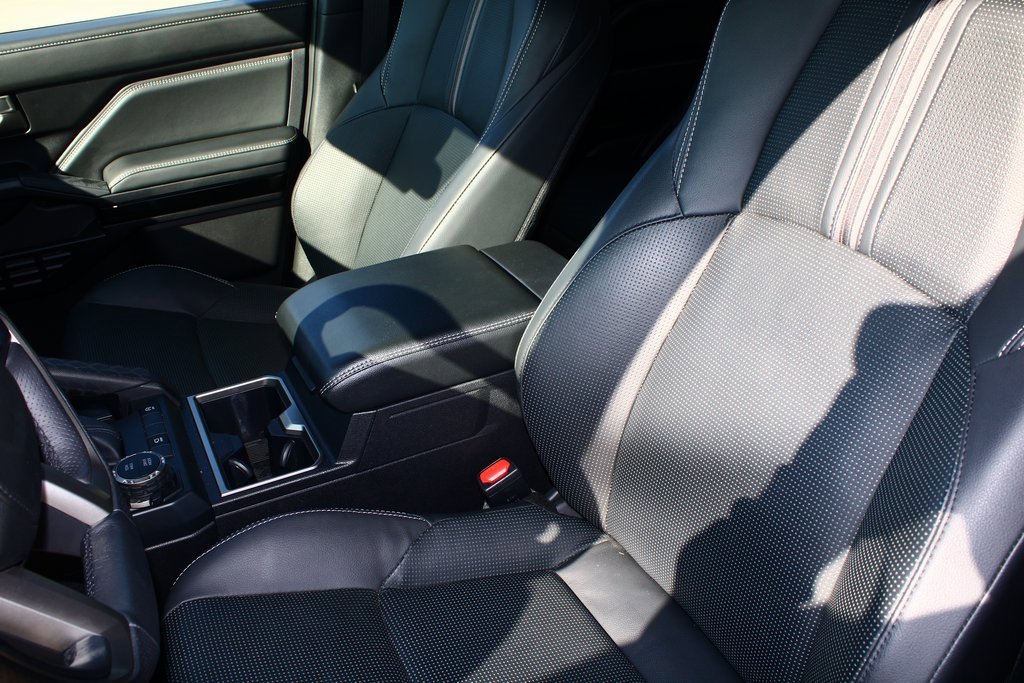 Used 2025 Toyota 4Runner Limited image 4