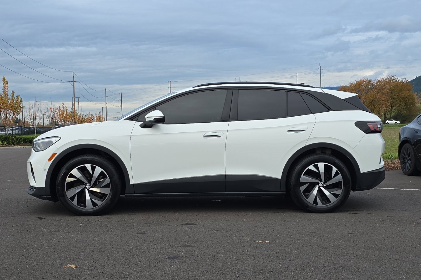 Used 2023 Volkswagen ID.4 2WD image 6