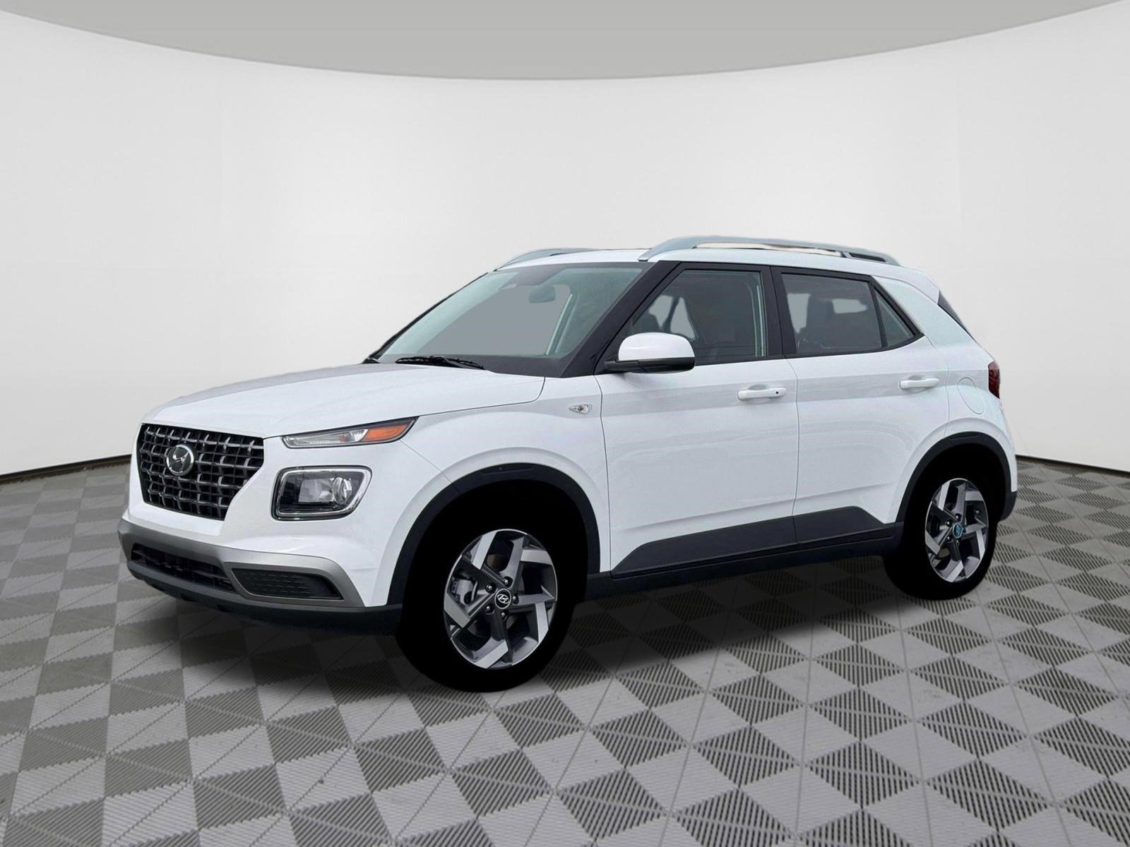 New 2026 Hyundai Venue SEL FWD image 2