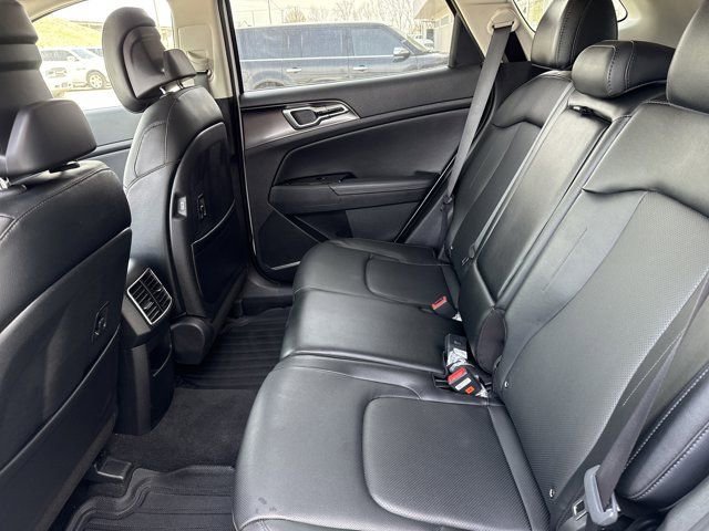 Used 2025 Kia Sportage EX image 6