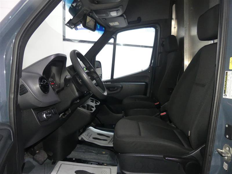 Used 2019 Mercedes-Benz Sprinter 144 image 21