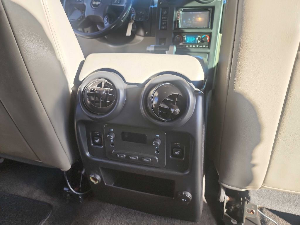 Used 2005 HUMMER H2 w/ Preferred Equipment Group image 31