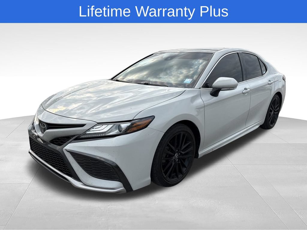Used 2022 Toyota Camry XSE FWD image 1