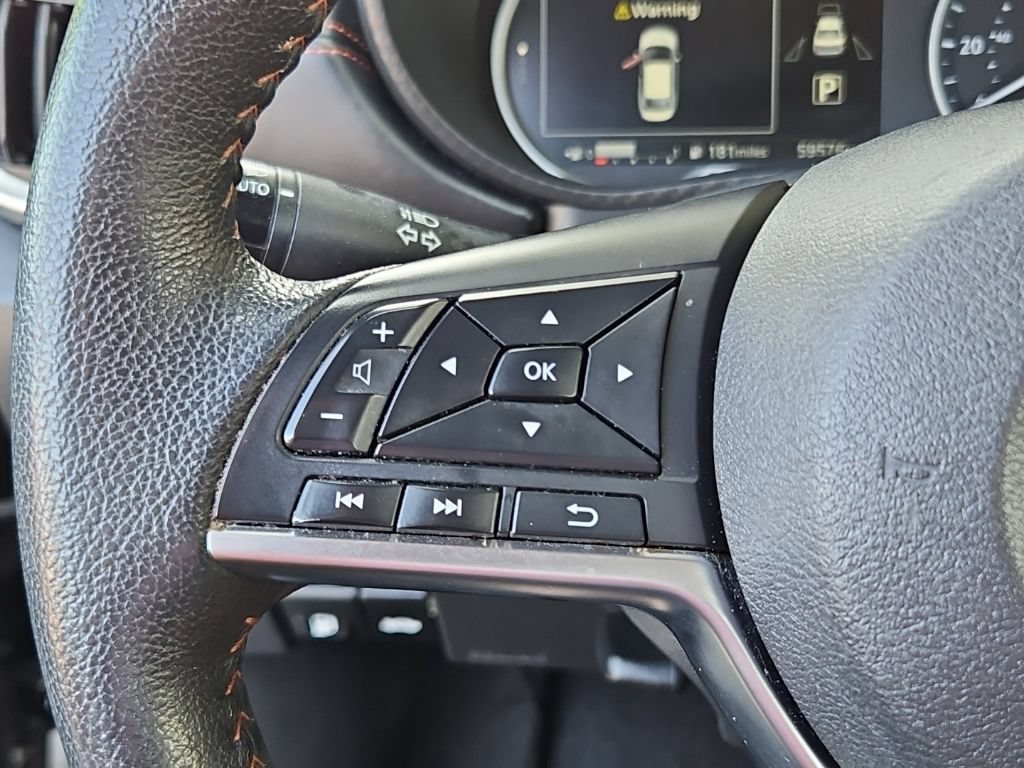 Used 2024 Nissan Versa SR FWD image 12