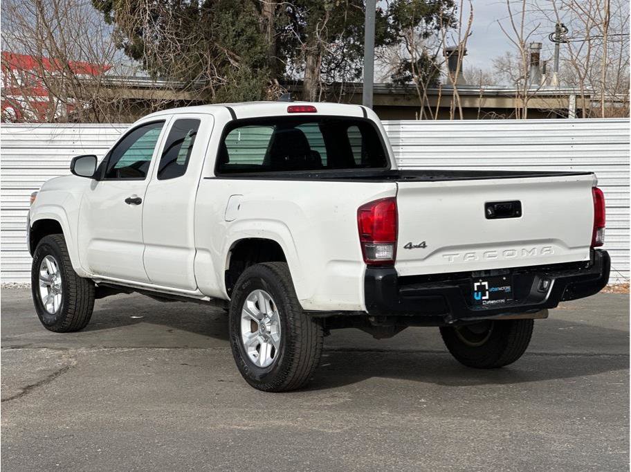 Used 2021 Toyota Tacoma SR image 3