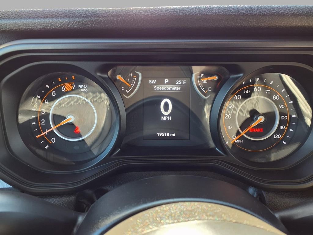 Used 2025 Jeep Wrangler Willys image 16