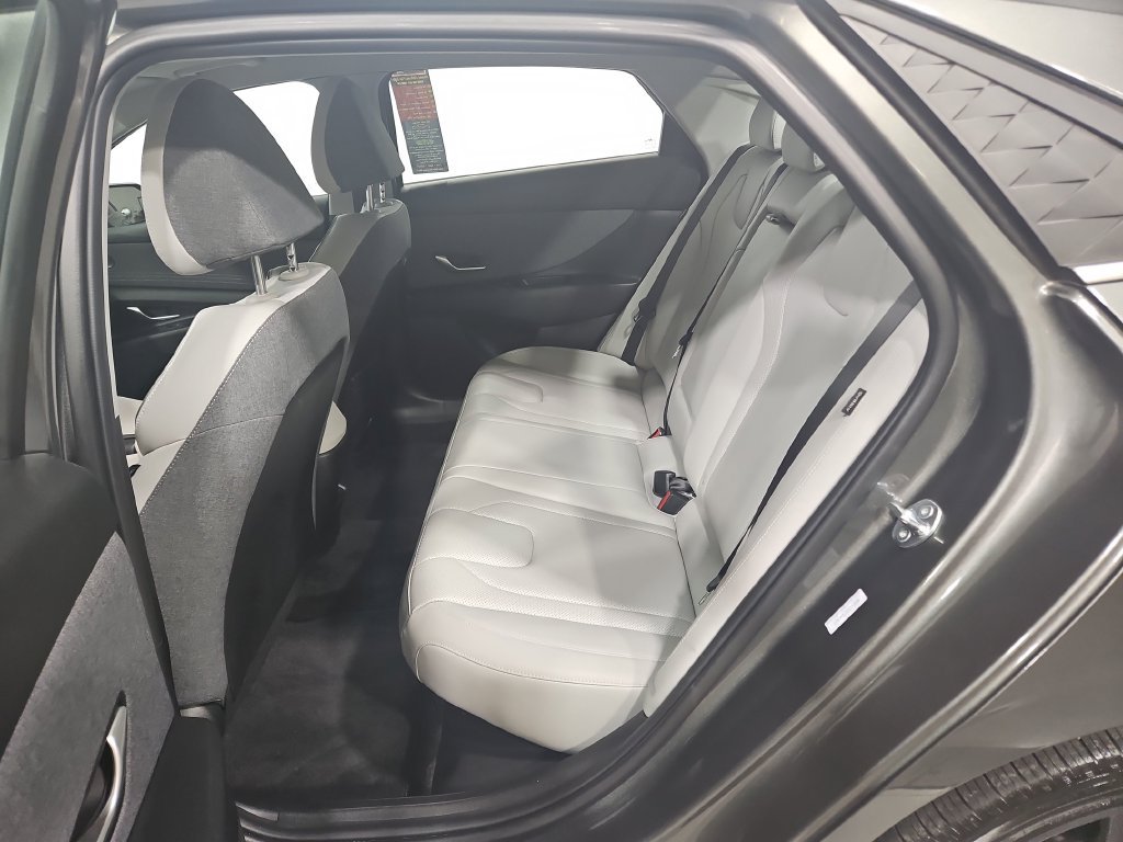Certified 2025 Hyundai Elantra Limited w/ Cargo Package FWD image 27