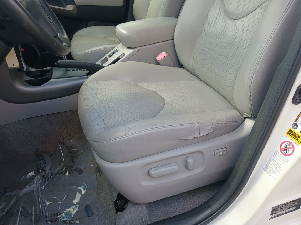 Used 2007 Toyota RAV4 Limited image 13