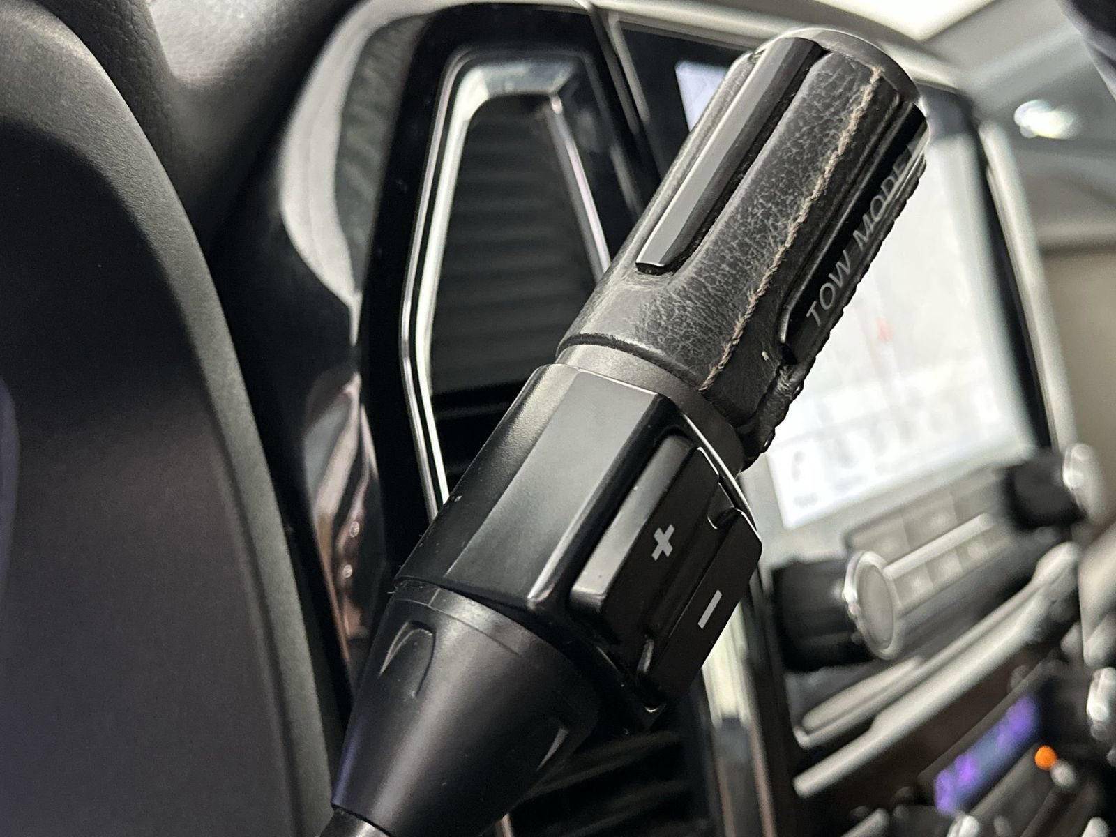 Certified 2021 Nissan Titan Platinum Reserve w/ Moonroof Package image 28