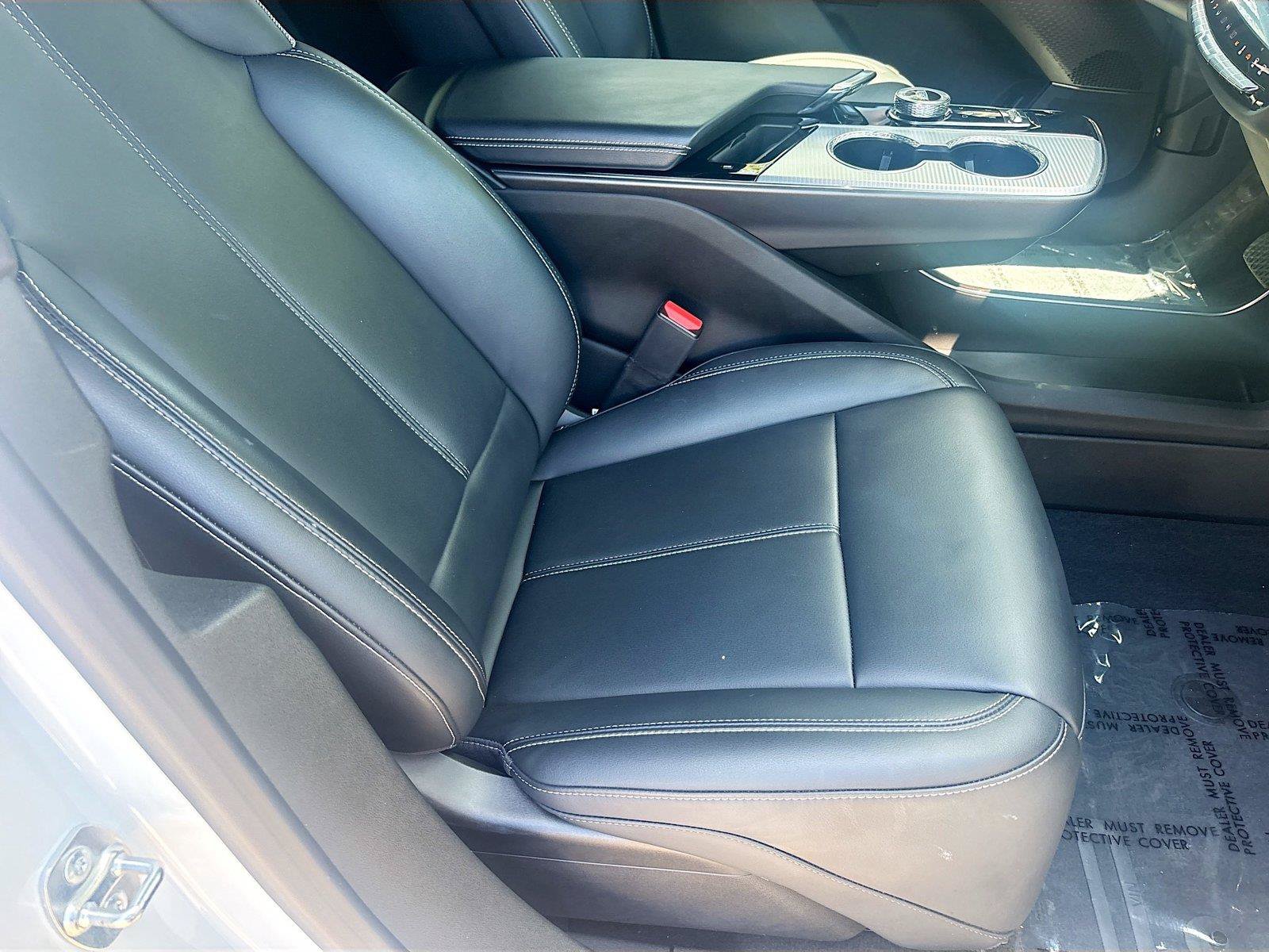 Used 2024 Cadillac Lyriq Tech RWD image 29