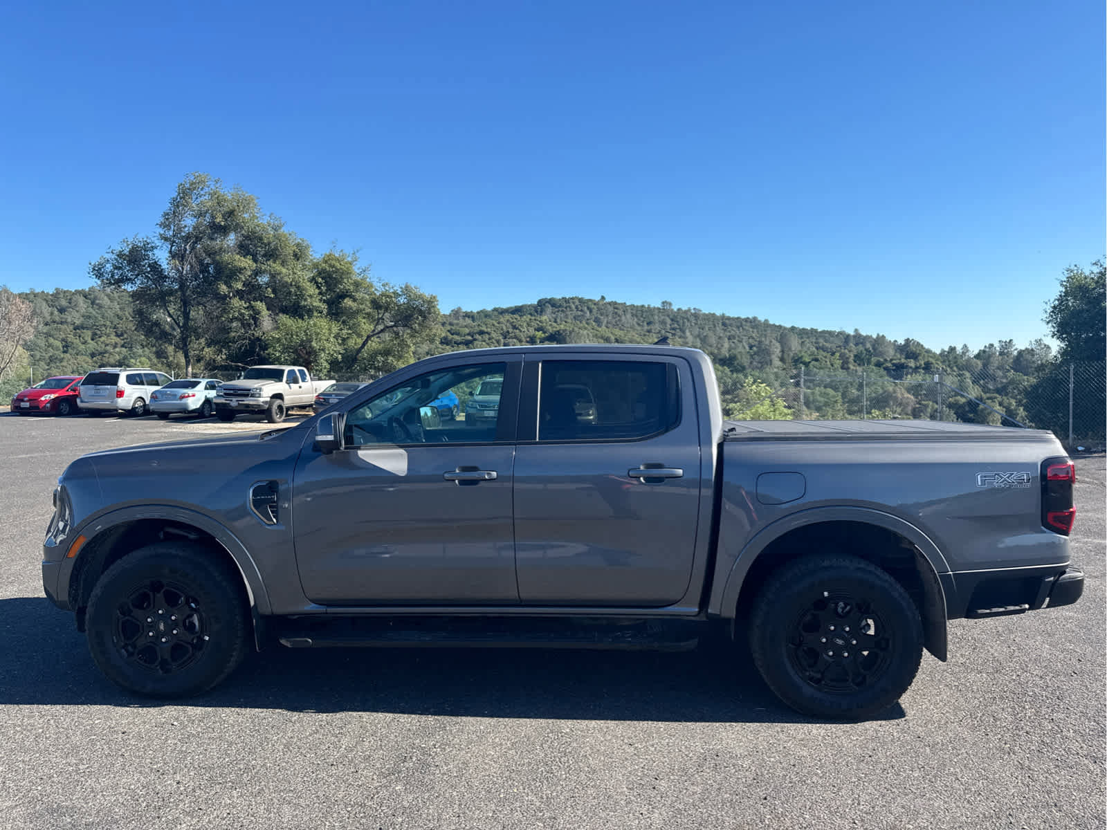 Used 2025 Ford Ranger Lariat w/ FX4 Off-Road Package AWD/4WD image 8