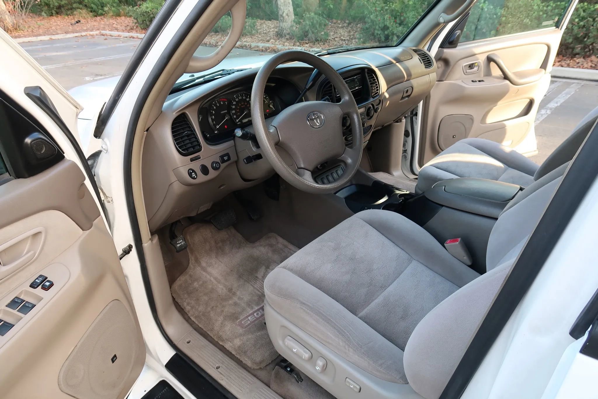 Used 2006 Toyota Sequoia SR5 RWD image 11