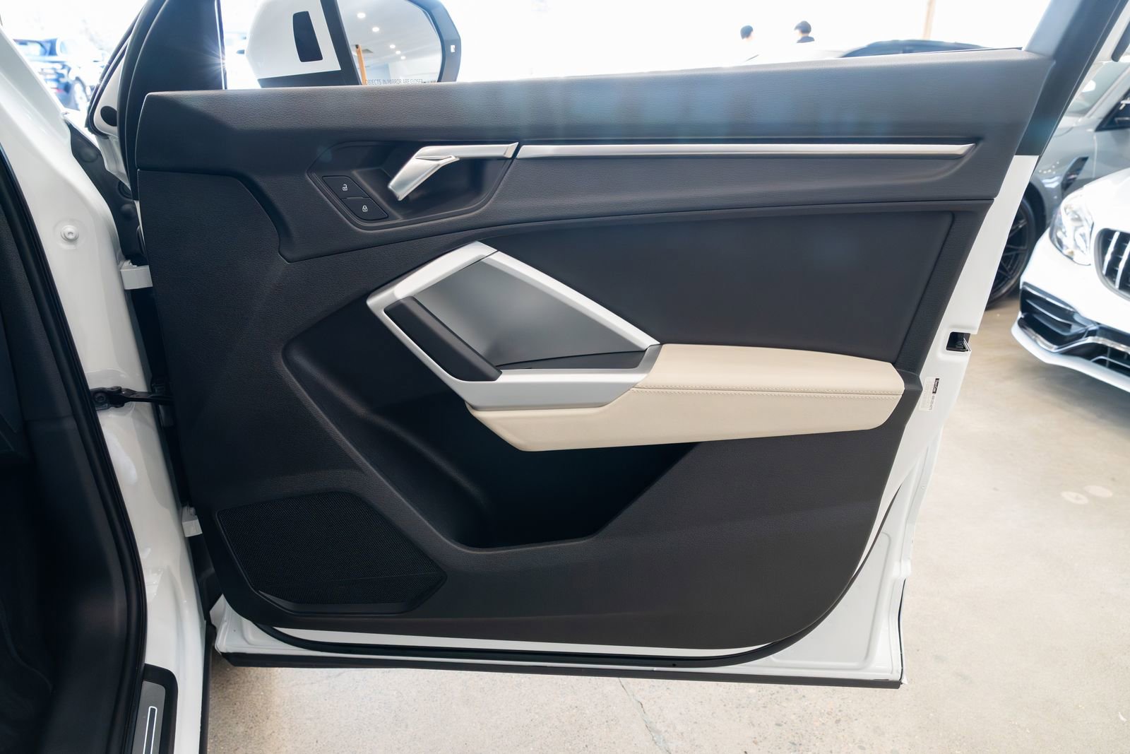 Used 2020 Audi Q3 2.0T Premium w/ Convenience Package image 23