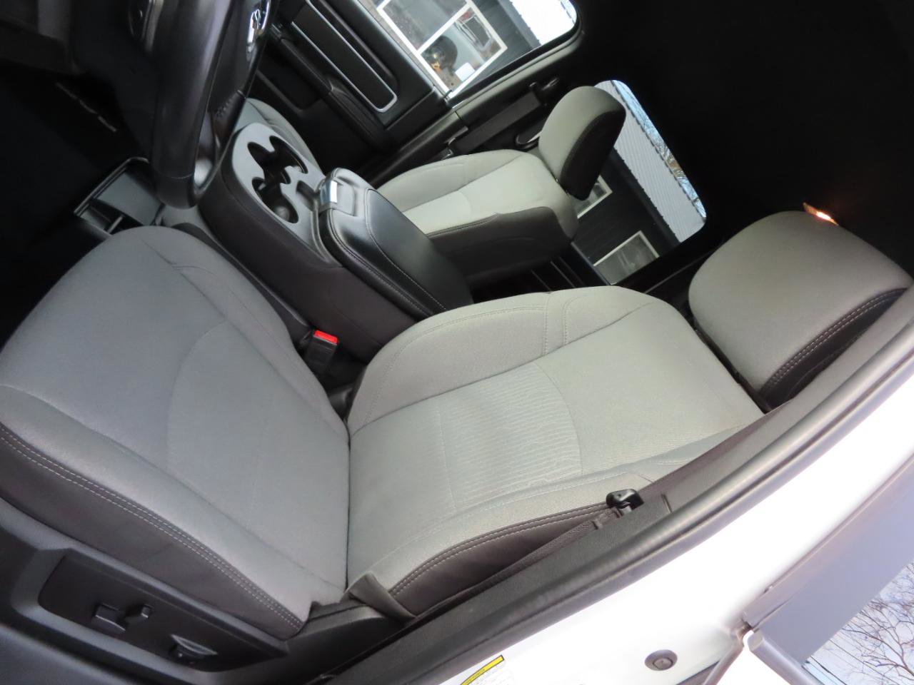 Used 2024 RAM 2500 Big Horn AWD/4WD image 30