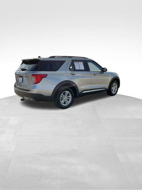 Used 2024 Ford Explorer XLT w/ Equipment Group 202A image 10