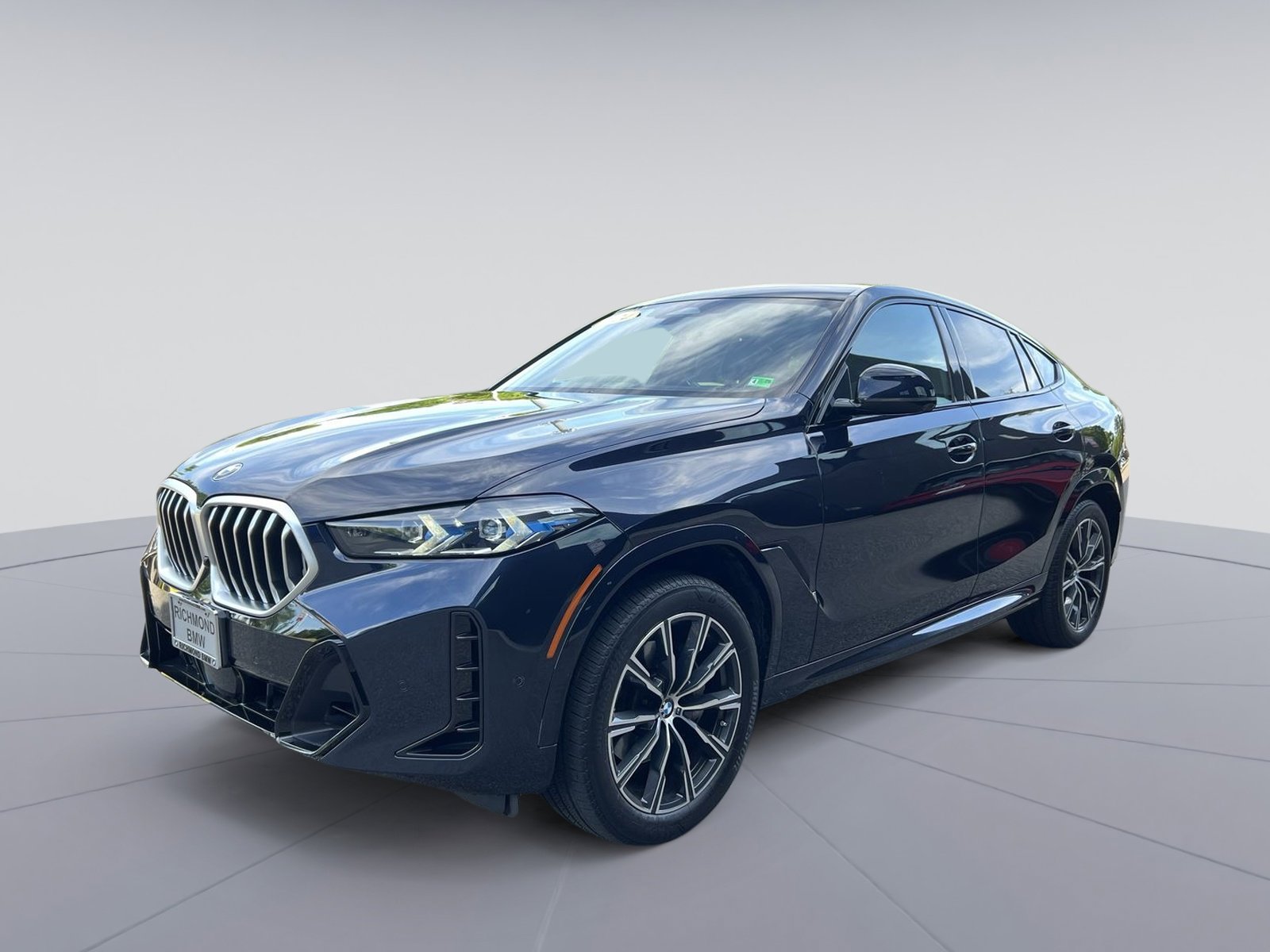 Used 2024 BMW X6 xDrive40i w/ Premium Package image 1