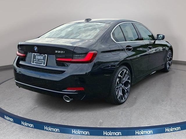 New 2026 BMW 330i xDrive Sedan w/ Premium Package AWD/4WD image 4