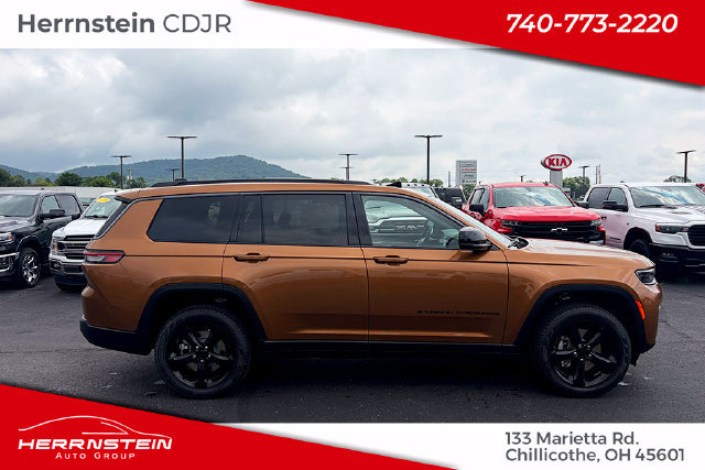 New 2026 Jeep Grand Cherokee L Limited w/ Limited Altitude Package AWD/4WD image 32