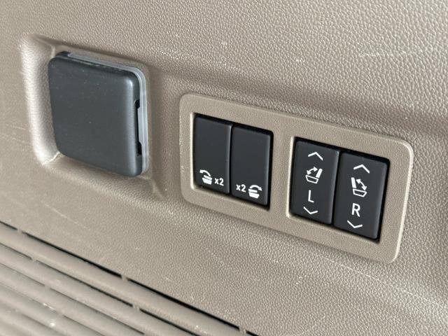 Used 2021 GMC Yukon Denali w/ Denali Premium Package AWD/4WD image 33