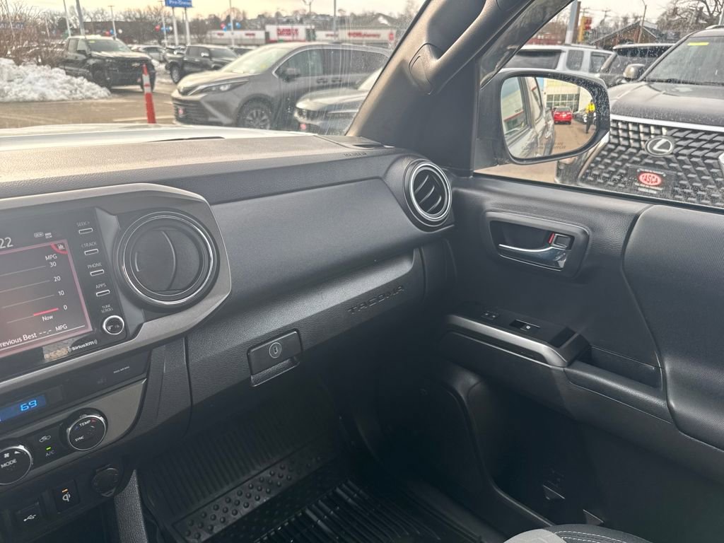 Used 2023 Toyota Tacoma TRD Off-Road image 29