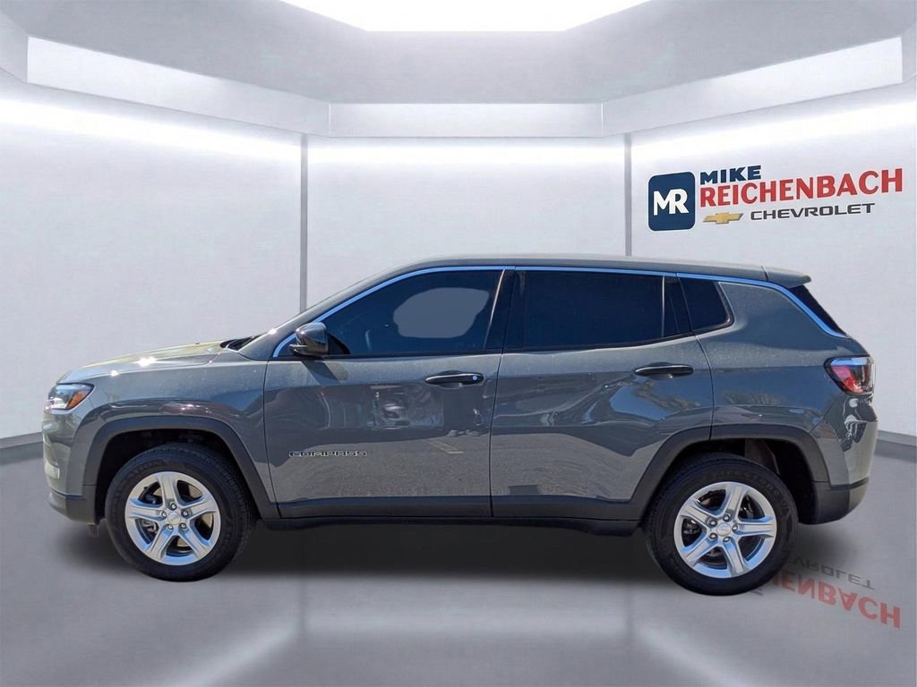 Used 2024 Jeep Compass Sport image 7