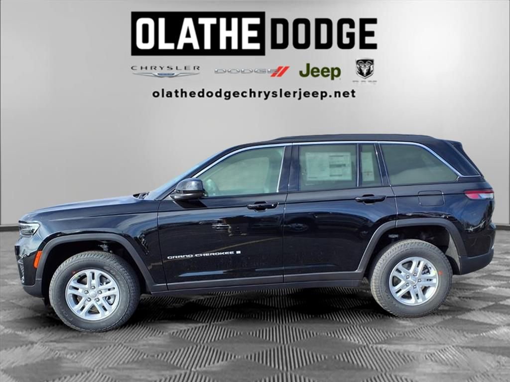 New 2025 Jeep Grand Cherokee Laredo AWD/4WD image 16
