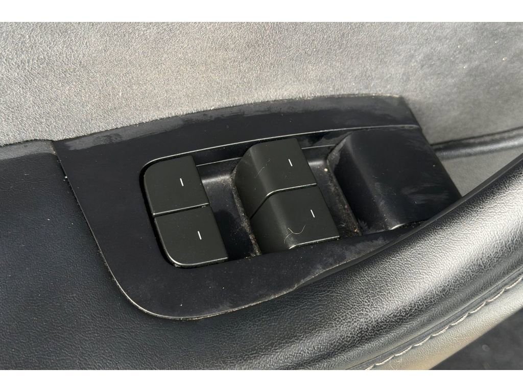 Used 2024 Tesla Model Y Long Range AWD/4WD image 12
