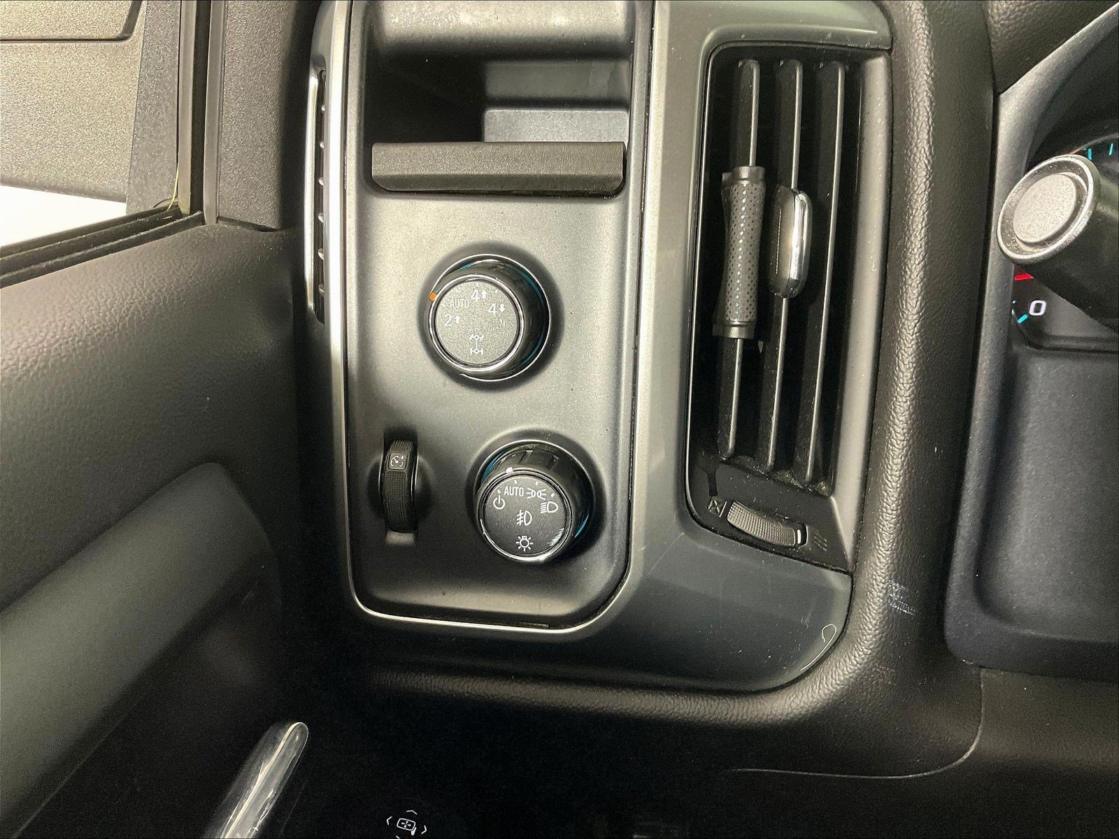 Used 2016 Chevrolet Silverado 1500 LT w/ LT Fleet Convenience Package AWD/4WD image 15