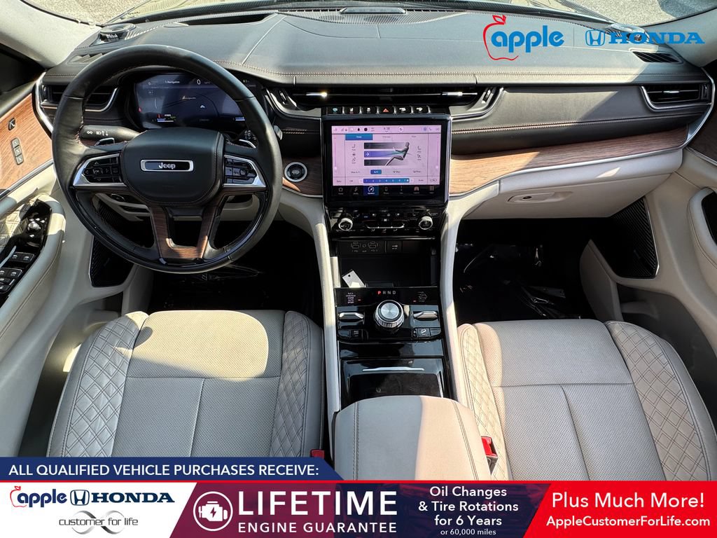 Used 2022 Jeep Grand Cherokee Summit w/ Advanced Protech Group IV AWD/4WD image 17