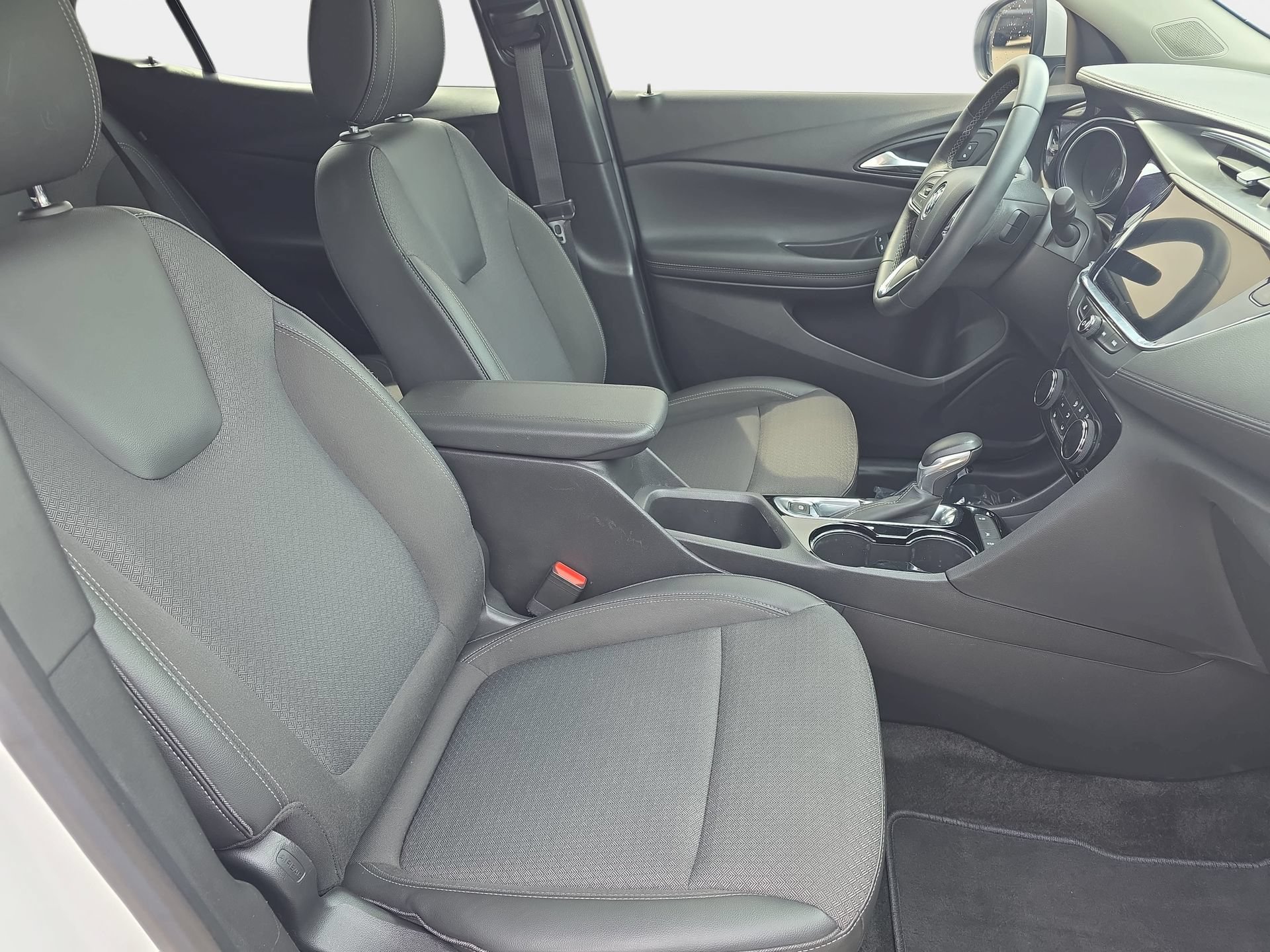 Used 2023 Buick Encore GX Preferred w/ Cold Weather Comfort Package FWD image 10