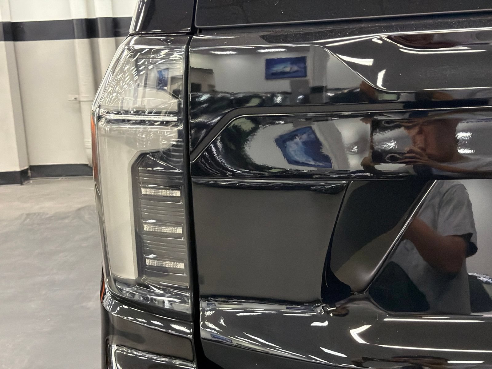Used 2025 Chevrolet Suburban Premier w/ Sun And Tow Package AWD/4WD image 14