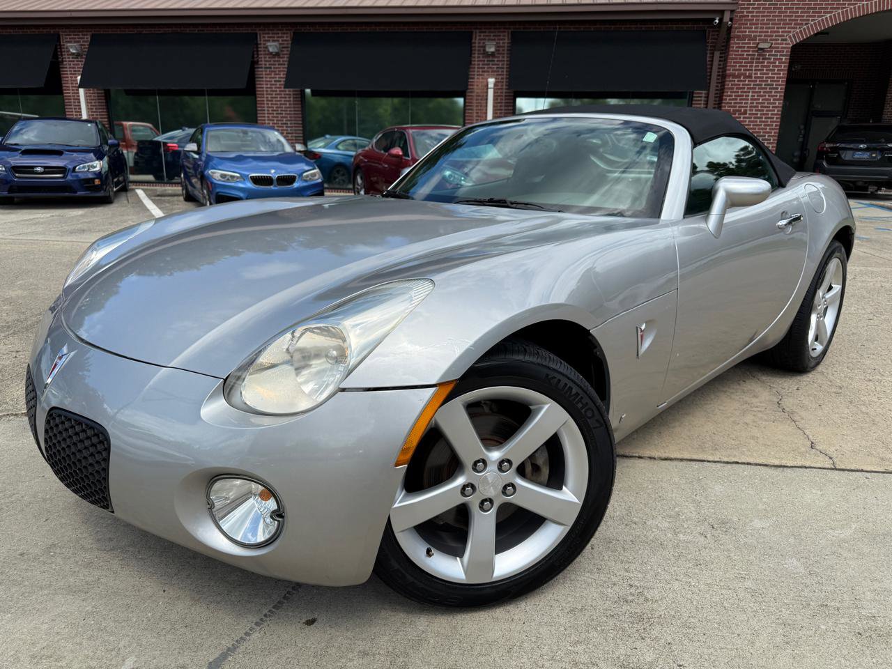 Used 2008 Pontiac Solstice Convertible image 1