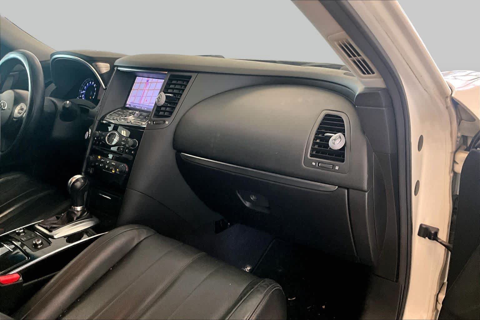 Used 2014 INFINITI QX70 AWD w/ Premium Package image 16