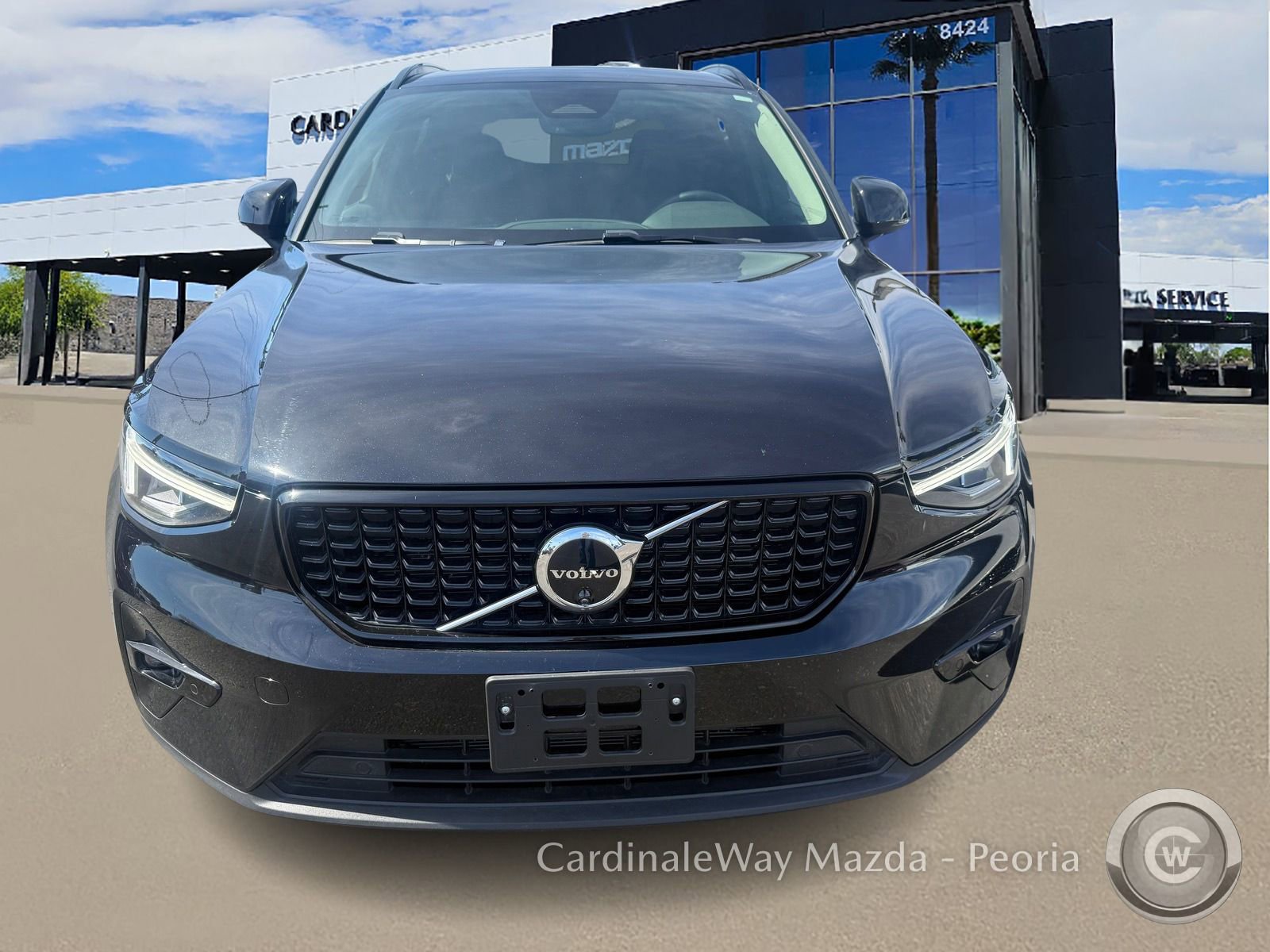 Used 2025 Volvo XC40 B5 Plus image 11