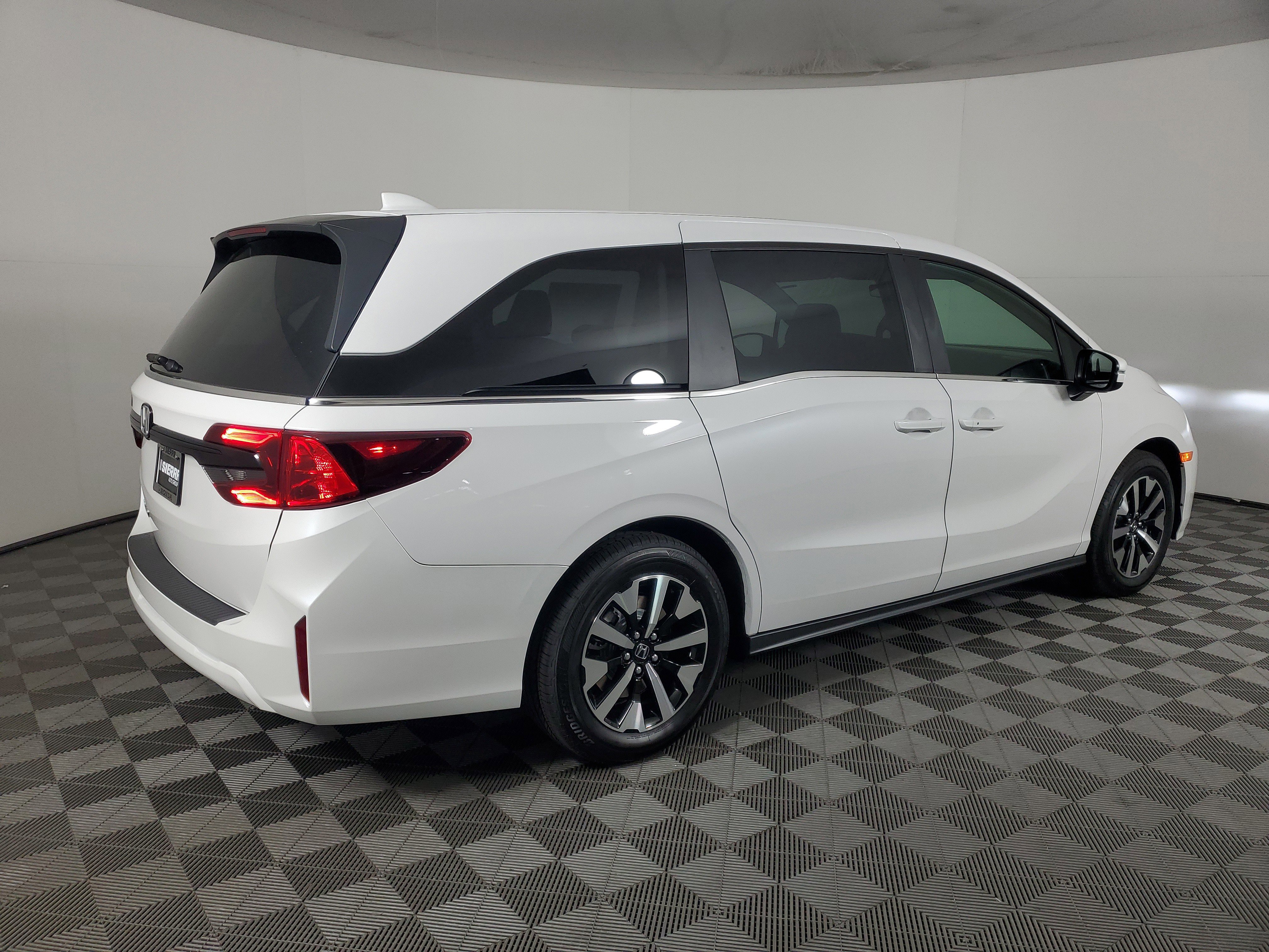 New 2026 Honda Odyssey EX-L image 4