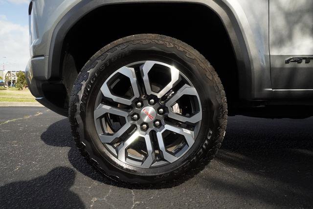 Used 2024 GMC Canyon AT4 w/ Technology Package image 39