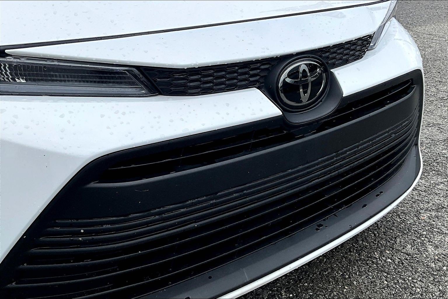 Used 2025 Toyota Corolla LE FWD image 29