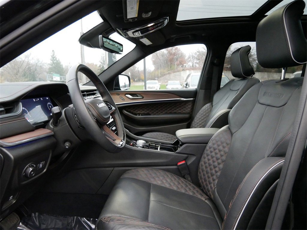 Used 2024 Jeep Grand Cherokee Summit w/ Adv Protech Group IV image 19