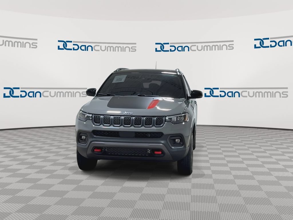 Used 2023 Jeep Compass Trailhawk w/ Trailhawk Elite Group AWD/4WD image 3