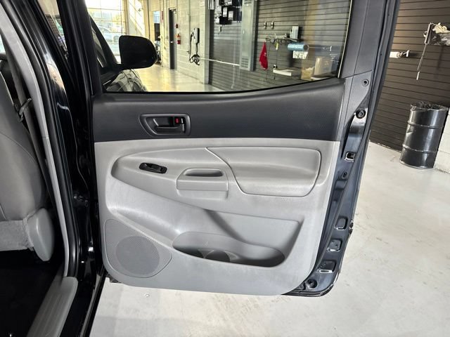 Used 2014 Toyota Tacoma 4x4 Double Cab w/ TRD Off-Road Package image 32