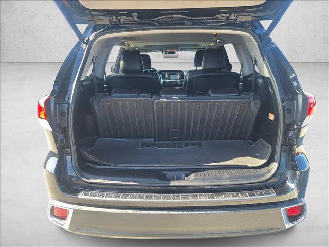 Used 2017 Toyota Highlander Limited AWD/4WD image 17