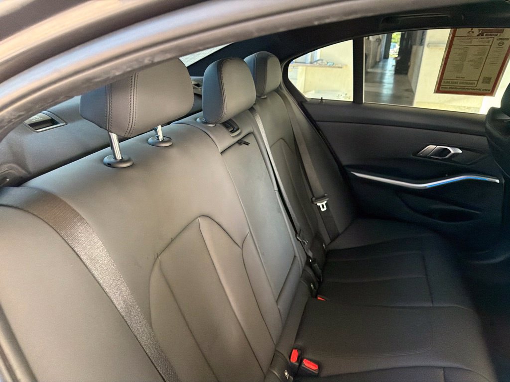 Used 2021 BMW 330e w/ Driving Assistance Package RWD image 31