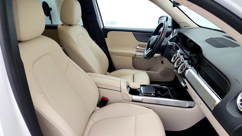 Used 2022 Mercedes-Benz EQB 300 4MATIC w/ Pinnacle Package image 24